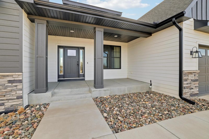 22165 Monroe St NW, Elk River, MN 55330