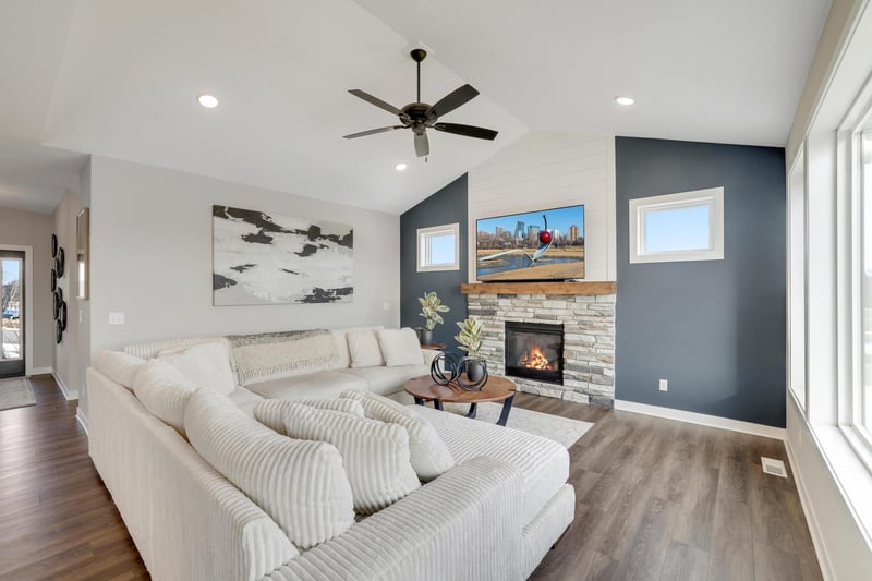 22165 Monroe St NW, Elk River, MN 55330