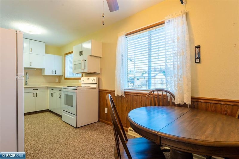 404 Kent Rd, Hoyt Lakes, MN 55750