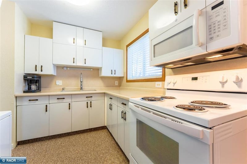 404 Kent Rd, Hoyt Lakes, MN 55750
