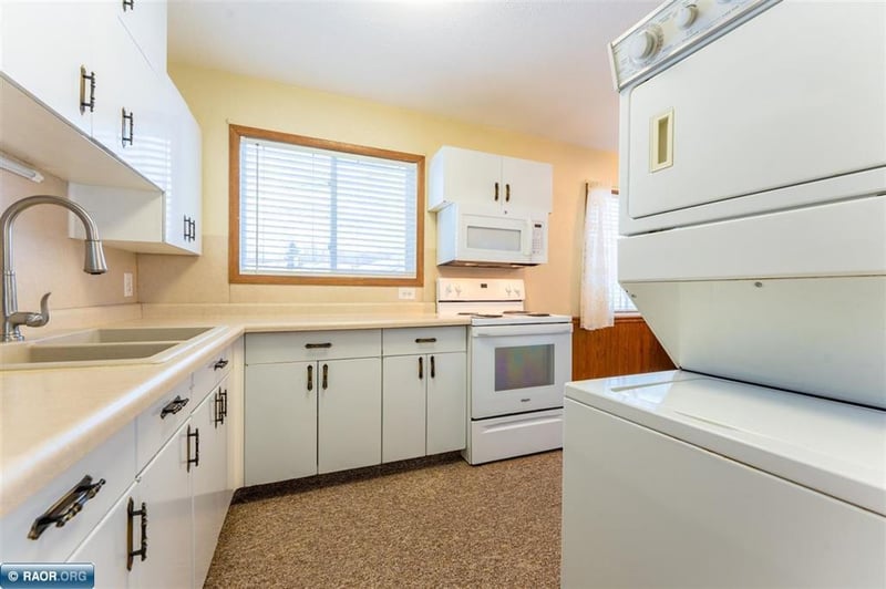 404 Kent Rd, Hoyt Lakes, MN 55750