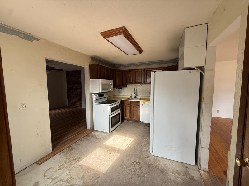 9242 5th St NE, Blaine, MN 55434