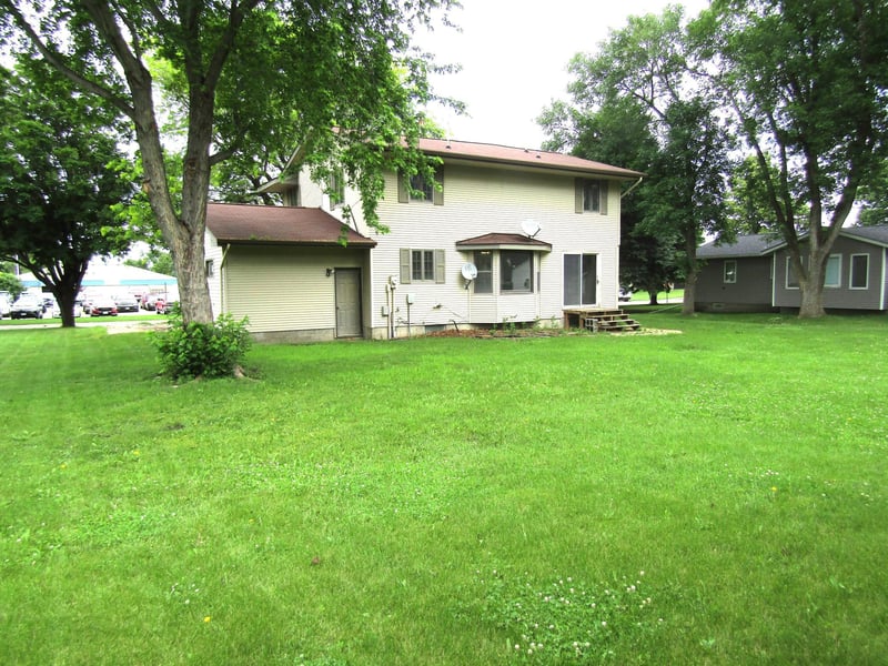 1333 Walnut St, Dawson, MN 56232