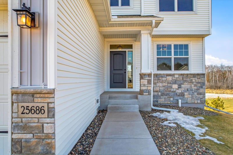 25686 Euclid Ave, Wyoming, MN 55092
