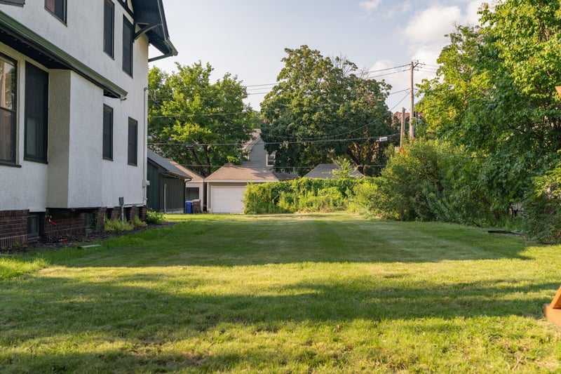 545 Holly Ave, Saint Paul, MN 55102