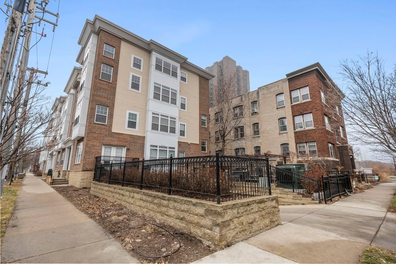 310 E 18th St #201, Minneapolis, MN 55404