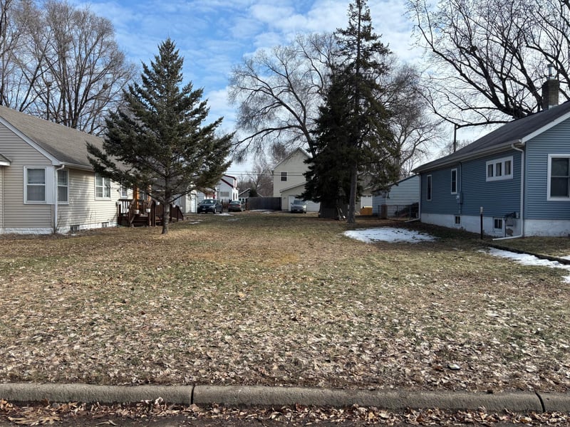 5418 Girard Ave N, Brooklyn Center, MN 55430