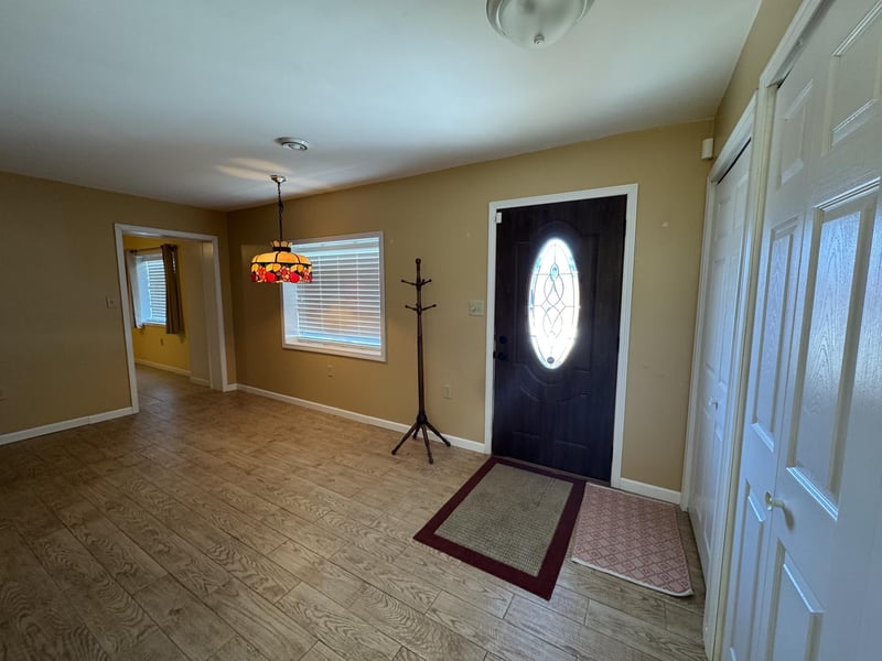 406 4th St, Moose Lake, MN 55767