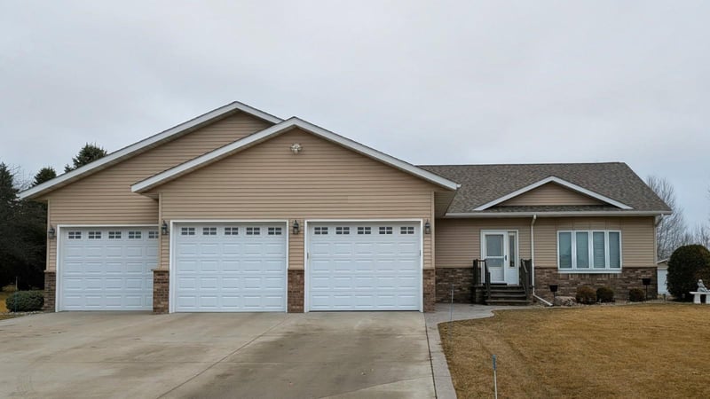 2033 Park Ave, Montevideo, MN 56265