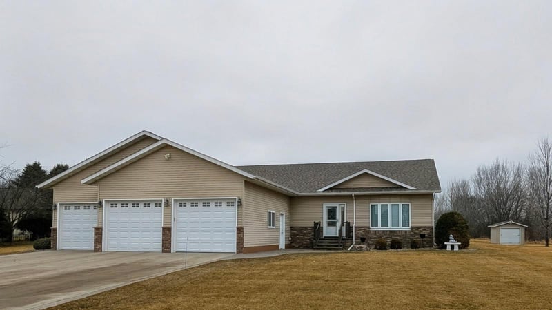 2033 Park Ave, Montevideo, MN 56265