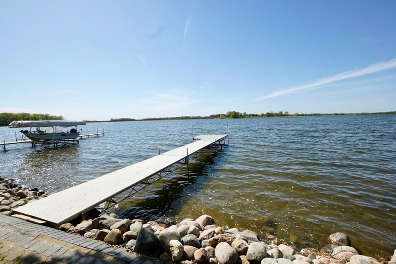 4916 189th Ave NW, New London, MN 56273