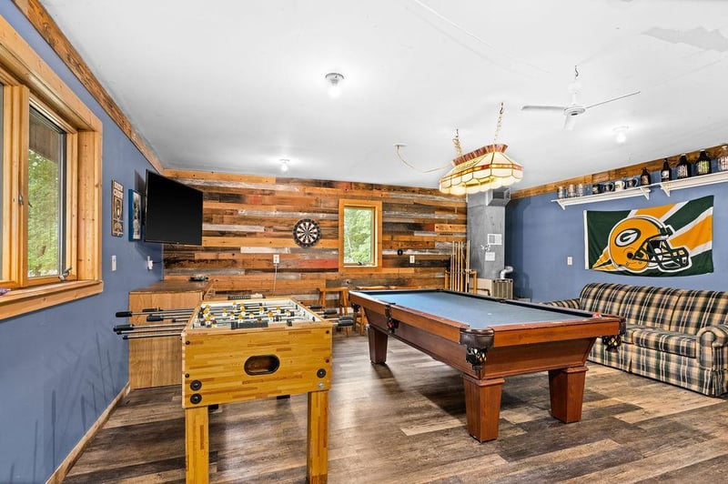4822 E Tri Lakes Rd, Superior, WI 54880