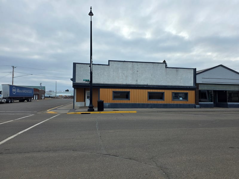 131 S Main St, Luck, WI 54853
