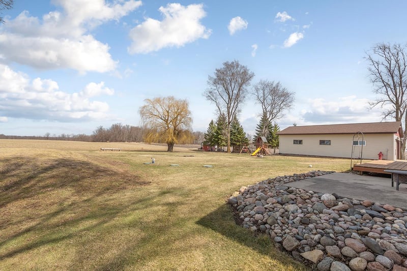 10525 210th St W, Morristown, MN 55052