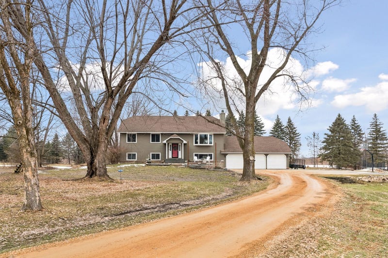 2500 Woodhaven Dr, Orono, MN 55356