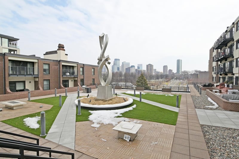 50 Groveland Ter #C209, Minneapolis, MN 55403