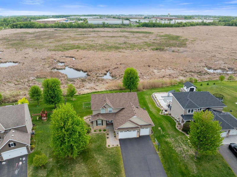 13827 Savanna Dr, Rogers, MN 55374
