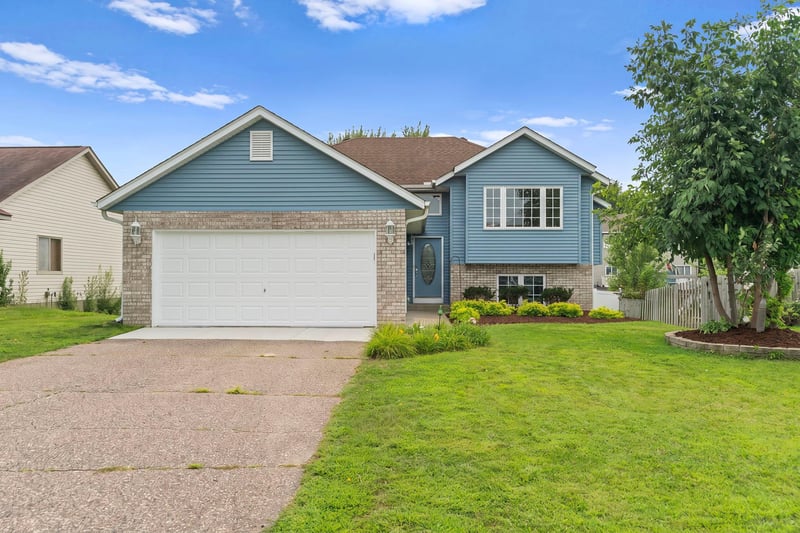 3020 Asarum Ct, Shakopee, MN 55379