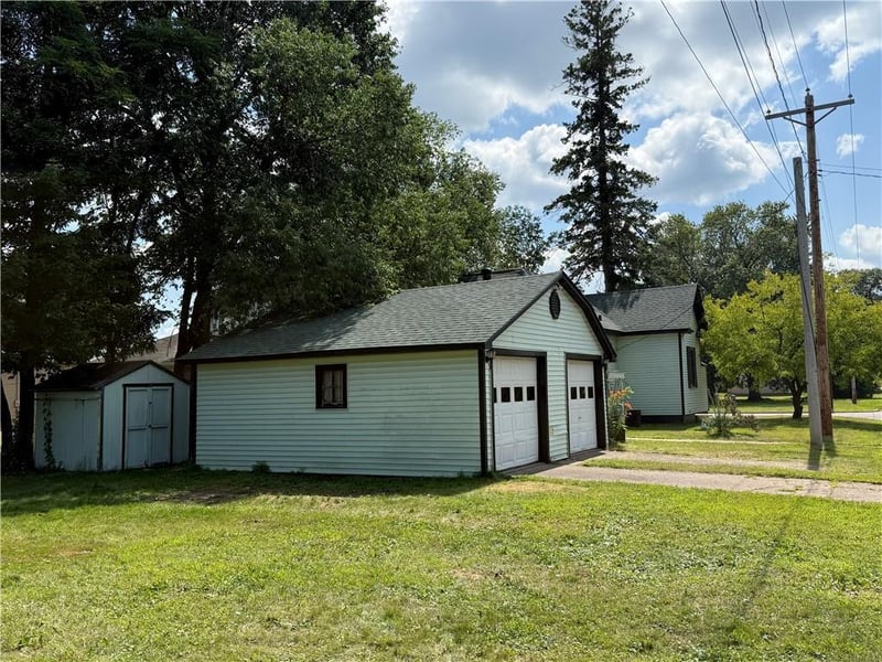 222 Spruce St, Spooner, WI 54801