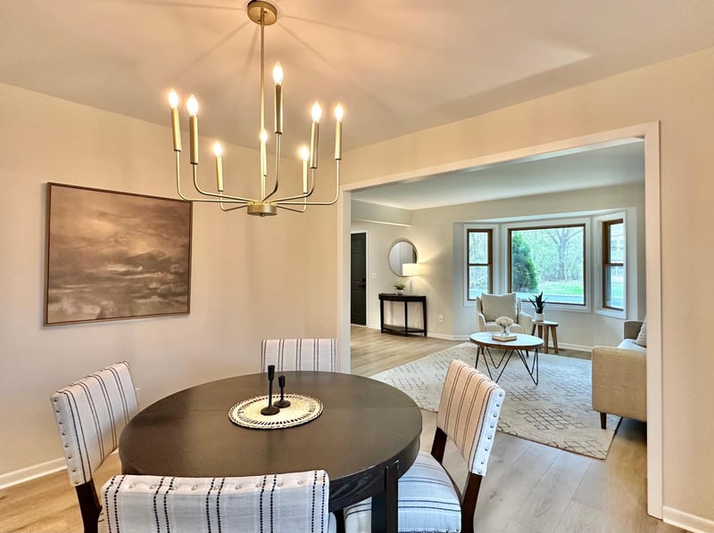 809 Wagon Wheel Trl, Mendota Heights, MN 55120