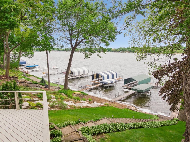 4936 Edgewater Dr, Mound, MN 55364
