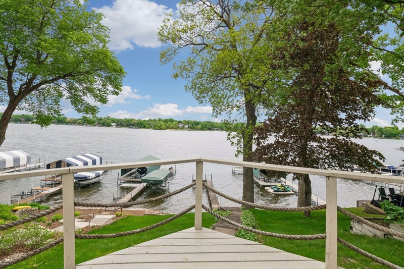 4936 Edgewater Dr, Mound, MN 55364