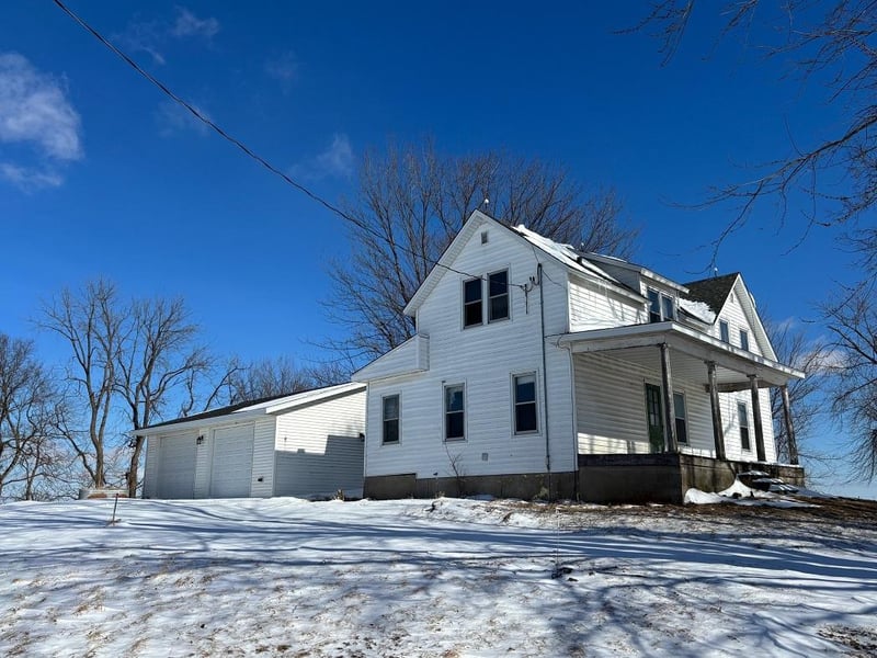 21706 County 26, Houston, MN 55943
