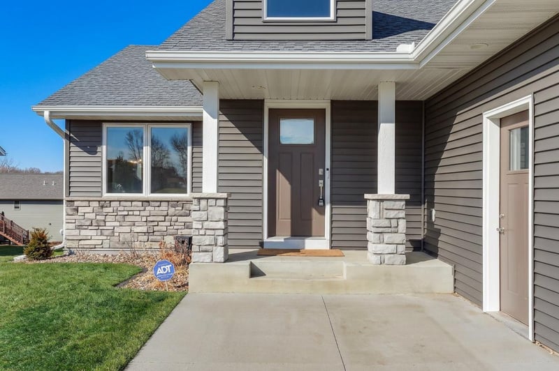310 Falcon Rn, Eagle Lake, MN 56024