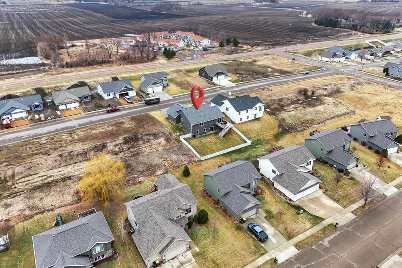 310 Falcon Rn, Eagle Lake, MN 56024