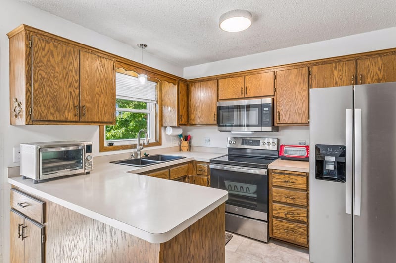 4748 Erickson Dr, New Hope, MN 55428