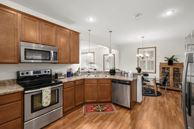 1601 Sumac Cir #D, Carver, MN 55315