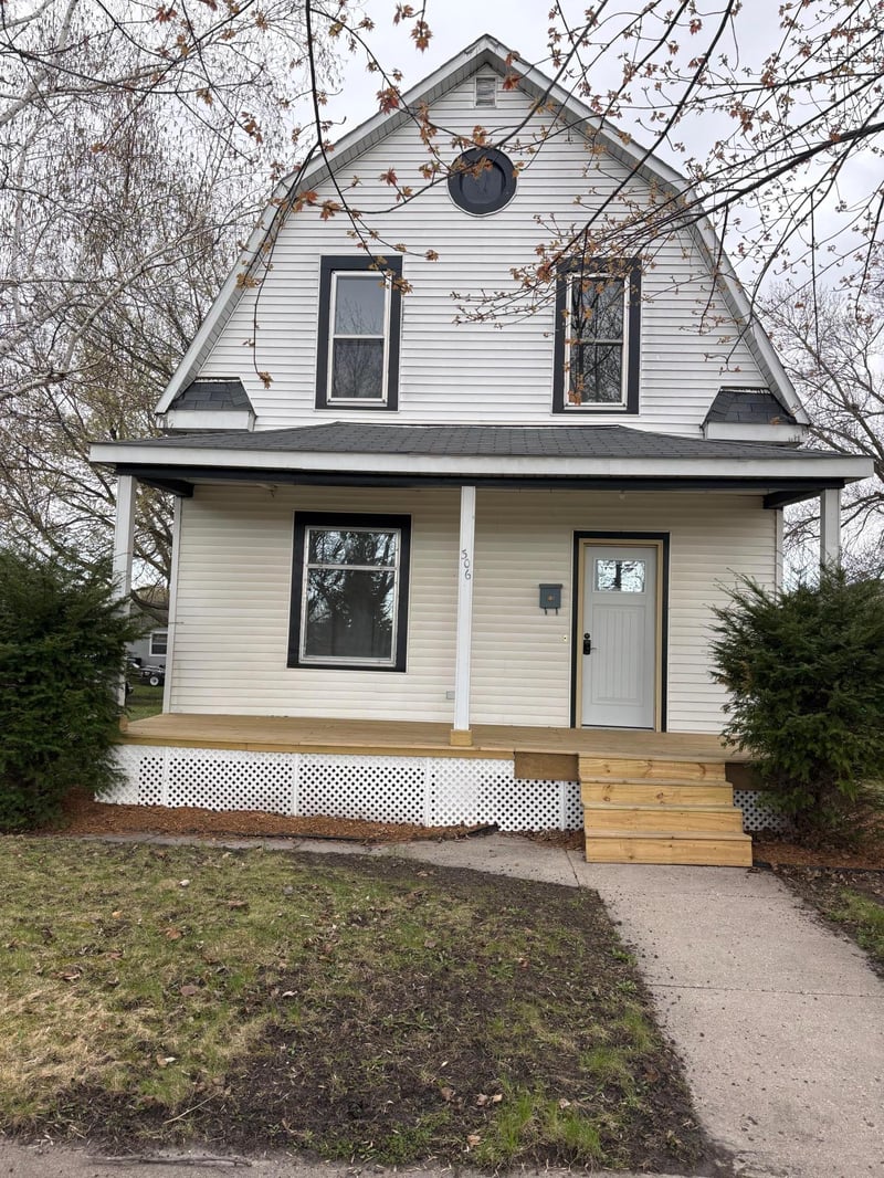 306 16th St S, Benson, MN 56215
