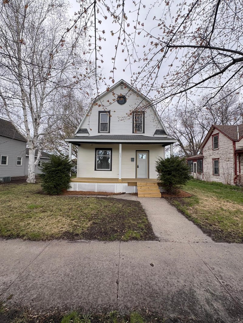 306 16th St S, Benson, MN 56215