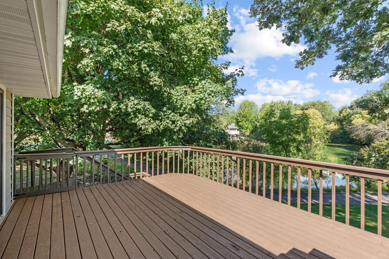 18208 Valley View Rd, Eden Prairie, MN 55346