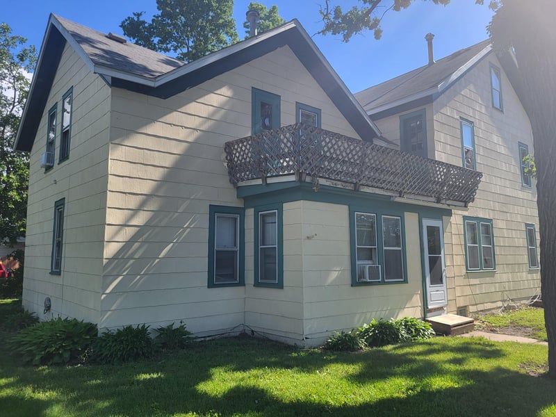 610 8th St SW, Austin, MN 55912