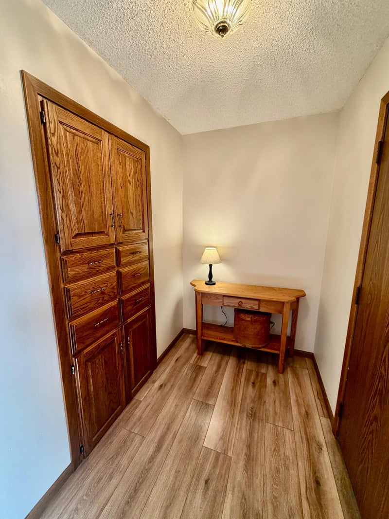 1665 Oakwood Dr, Worthington, MN 56187