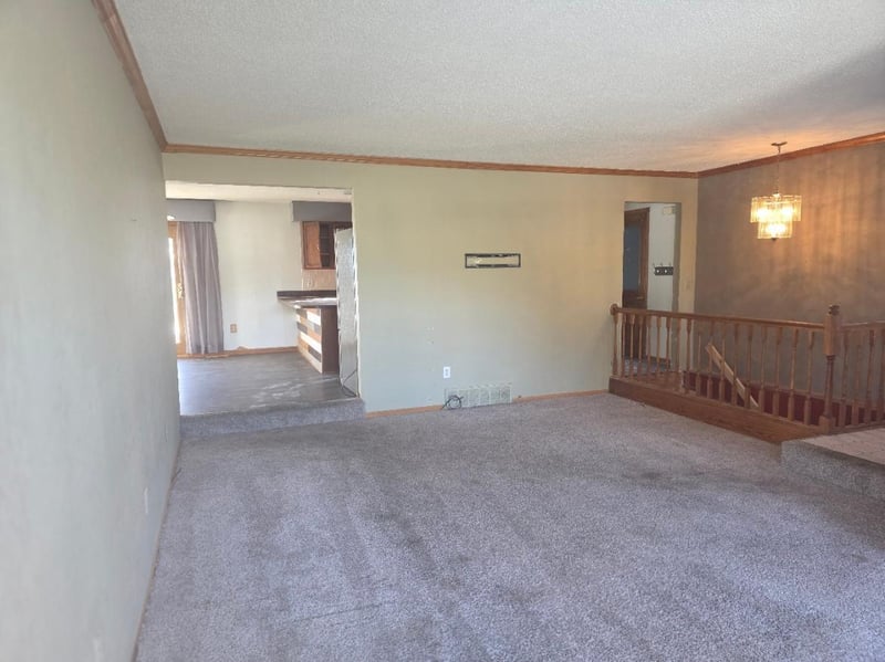 15 Birch Ave, Bird Island, MN 55310