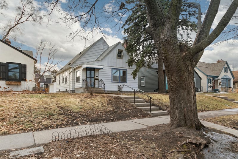 1368 Hartford Ave, Saint Paul, MN 55116