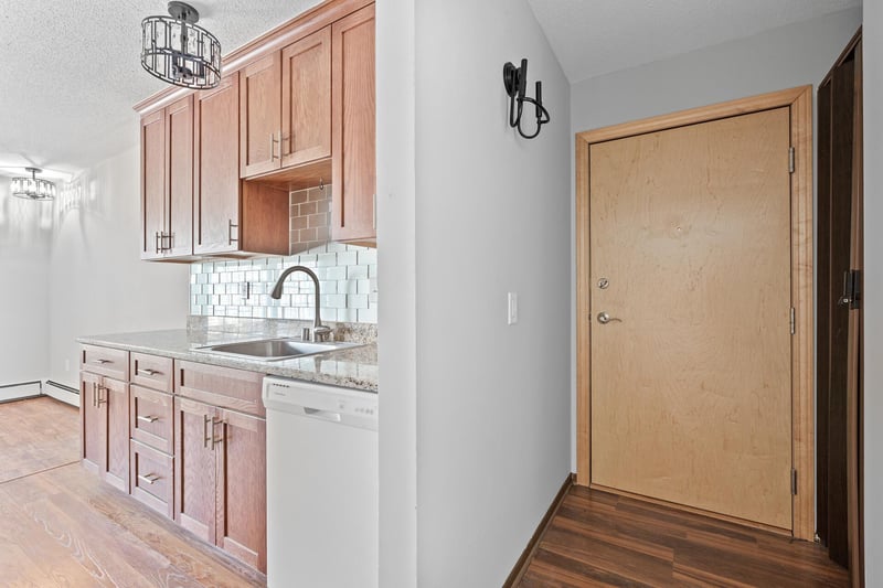 4442 Cedar Lake Rd S #7, Saint Louis Park, MN 55416