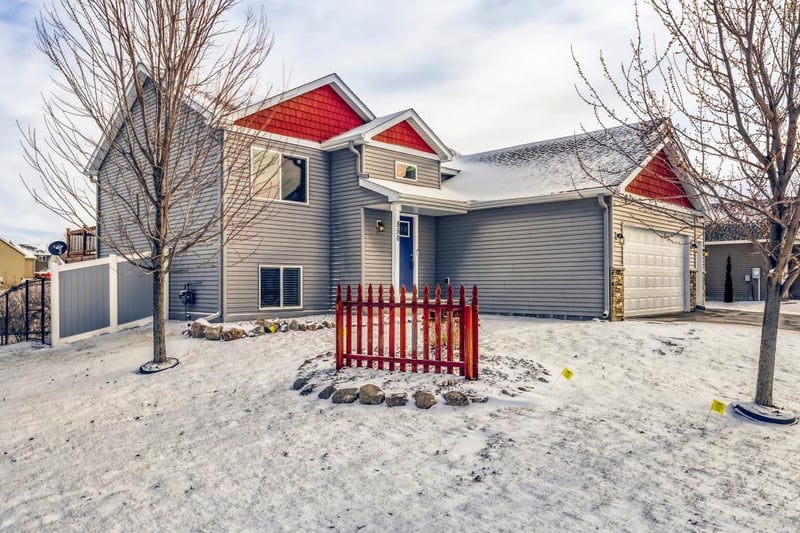 850 Lakewood Trl, Norwood Young America, MN 55397