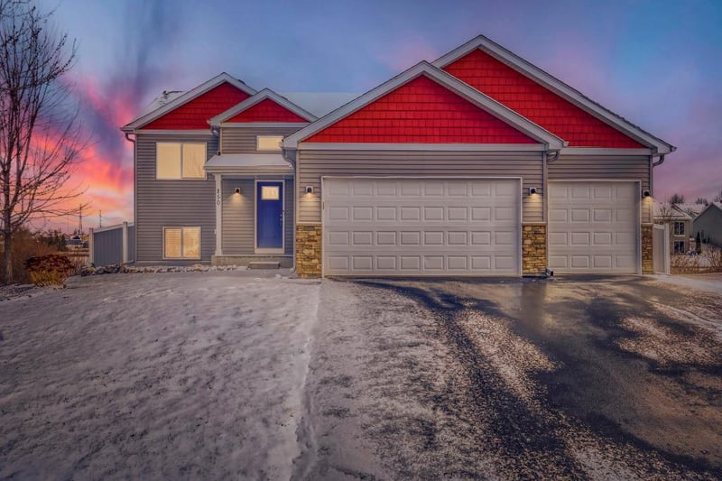 850 Lakewood Trl, Norwood Young America, MN 55397