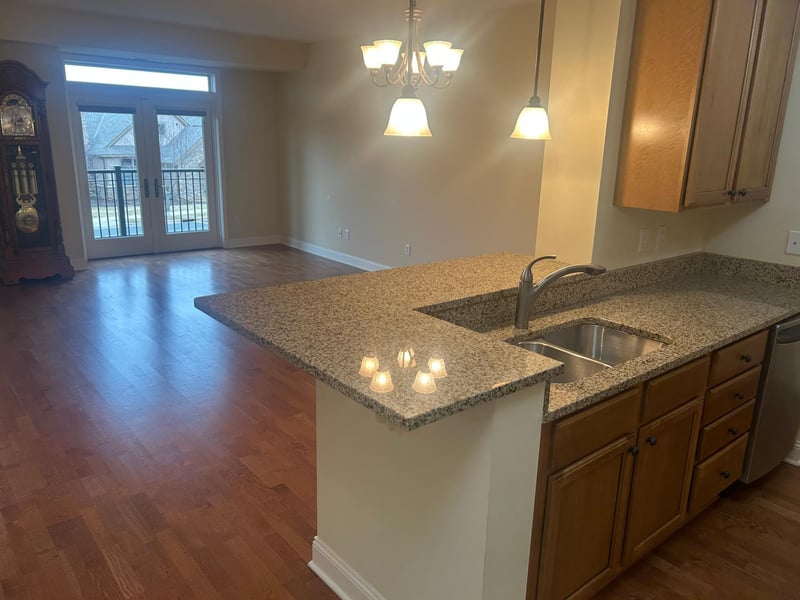 1320 Riverside Ln #200, Mendota Heights, MN 55118