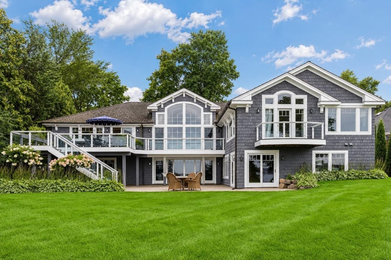 5940 Loring Dr, Mound, MN 55364