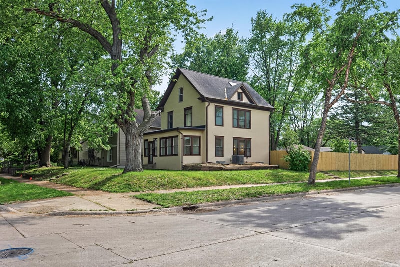2900 30th Ave S, Minneapolis, MN 55406