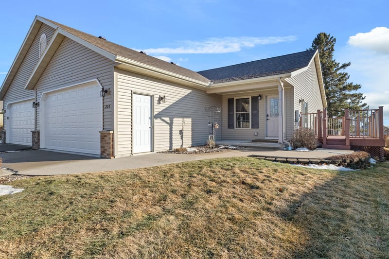 205 Park Dr, Lewiston, MN 55952