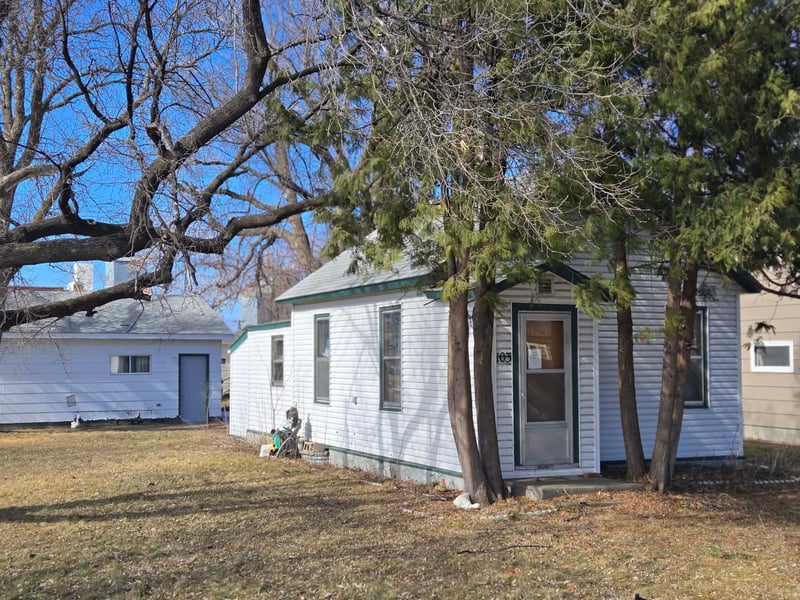 103 3rd St NE, Barnesville, MN 56514