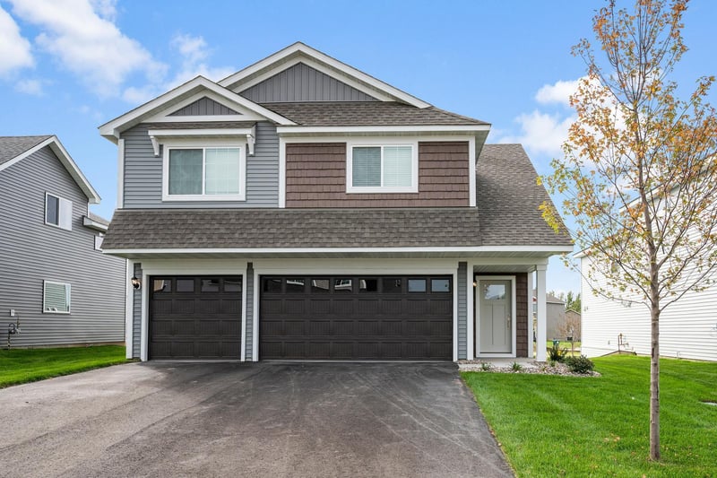 605 Redwood Loop N, Cambridge, MN 55008