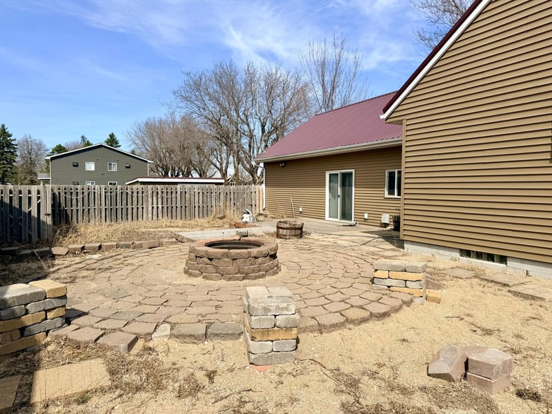 501 5th St, Wilmont, MN 56185