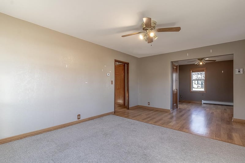 205 Park St N, Fairfax, MN 55332