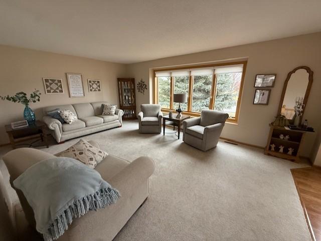 305 15th St N, Breckenridge, MN 56520
